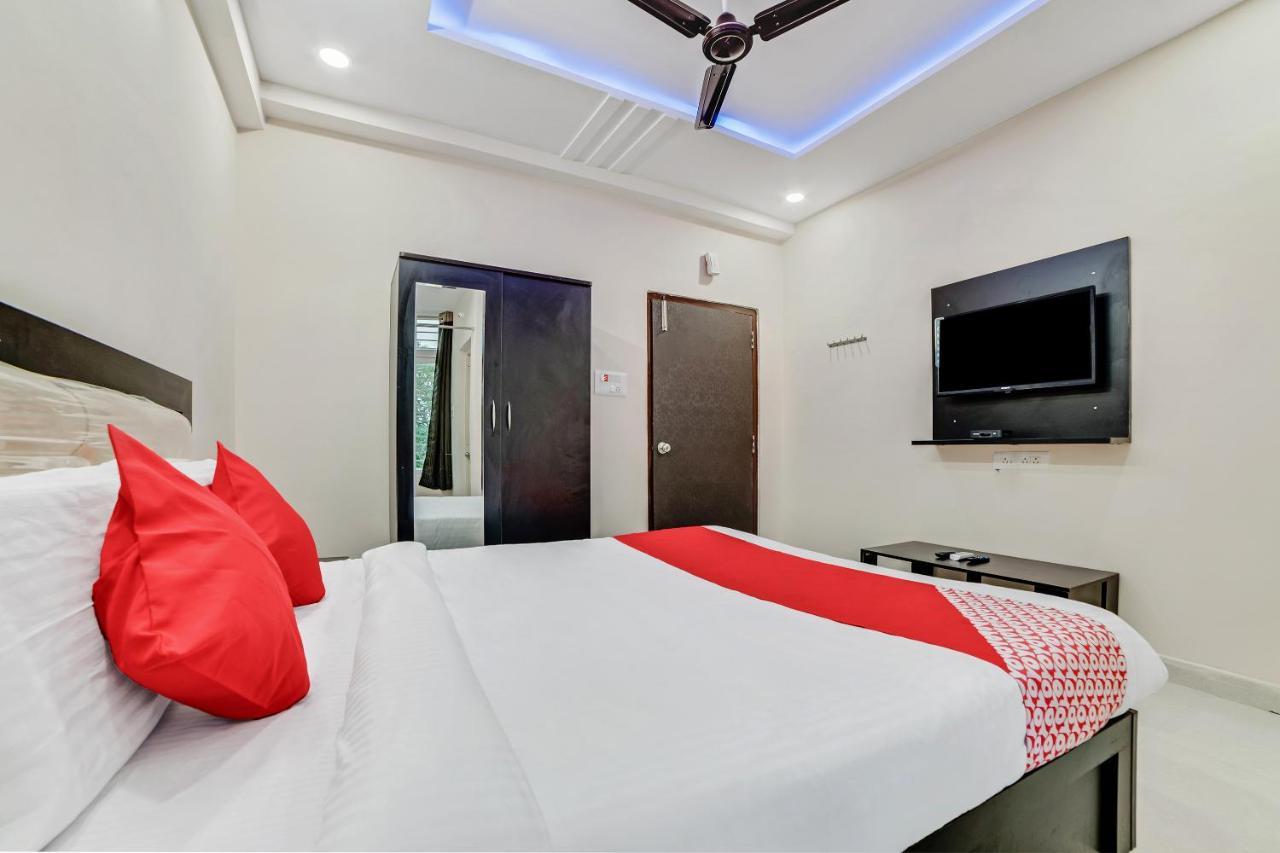 Vaccinated Staff- Oyo Flagship 60526 Five Star Grand Shamshabad Εξωτερικό φωτογραφία