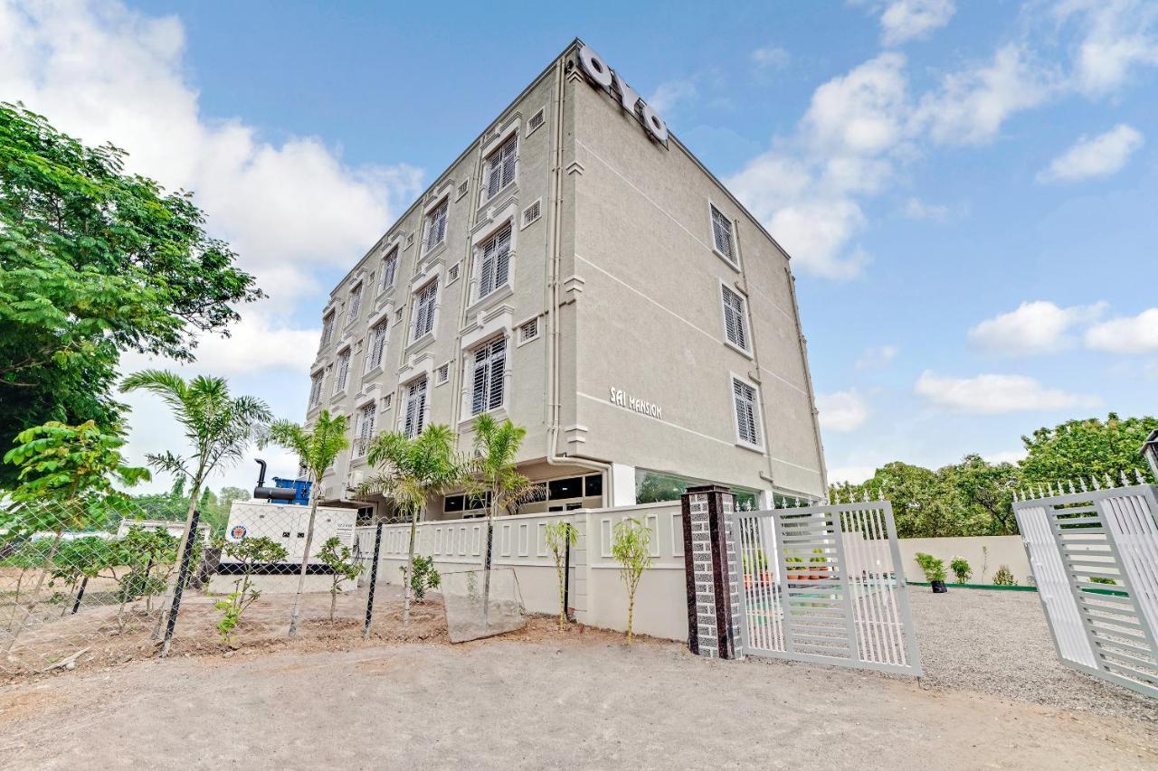 Vaccinated Staff- Oyo Flagship 60526 Five Star Grand Shamshabad Εξωτερικό φωτογραφία